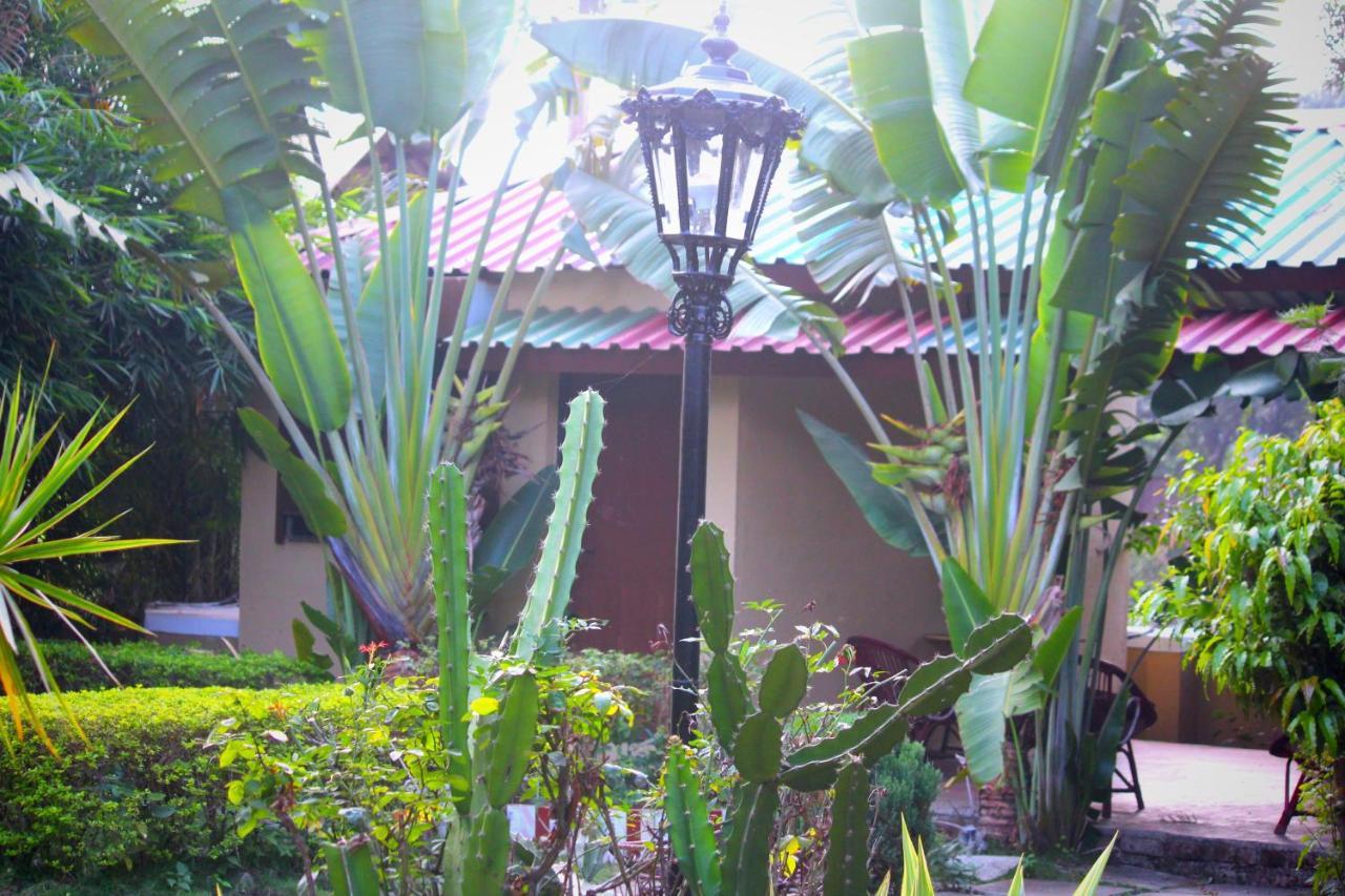Anandvan Holiday Homes, Wai מראה חיצוני תמונה
