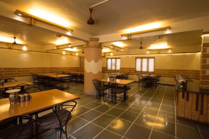 Anandvan Holiday Homes, Wai מראה חיצוני תמונה