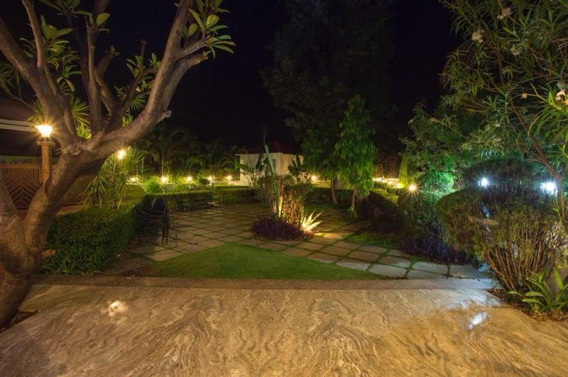 Anandvan Holiday Homes, Wai מראה חיצוני תמונה