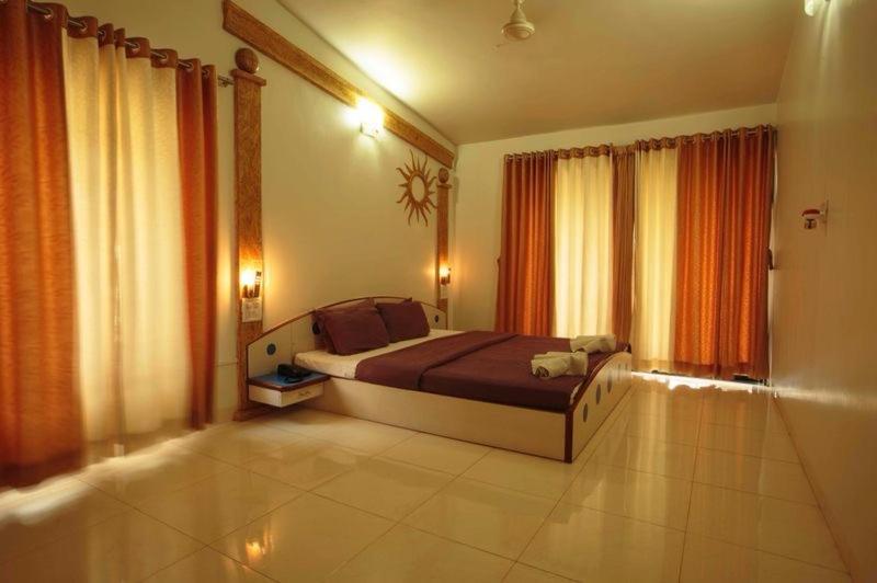 Anandvan Holiday Homes, Wai מראה חיצוני תמונה